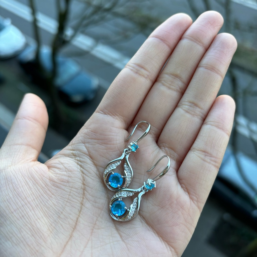 Exquisite Hollow Droplet Shape Dangle Earrings - Drop & Dangle, Sparkling Zircon